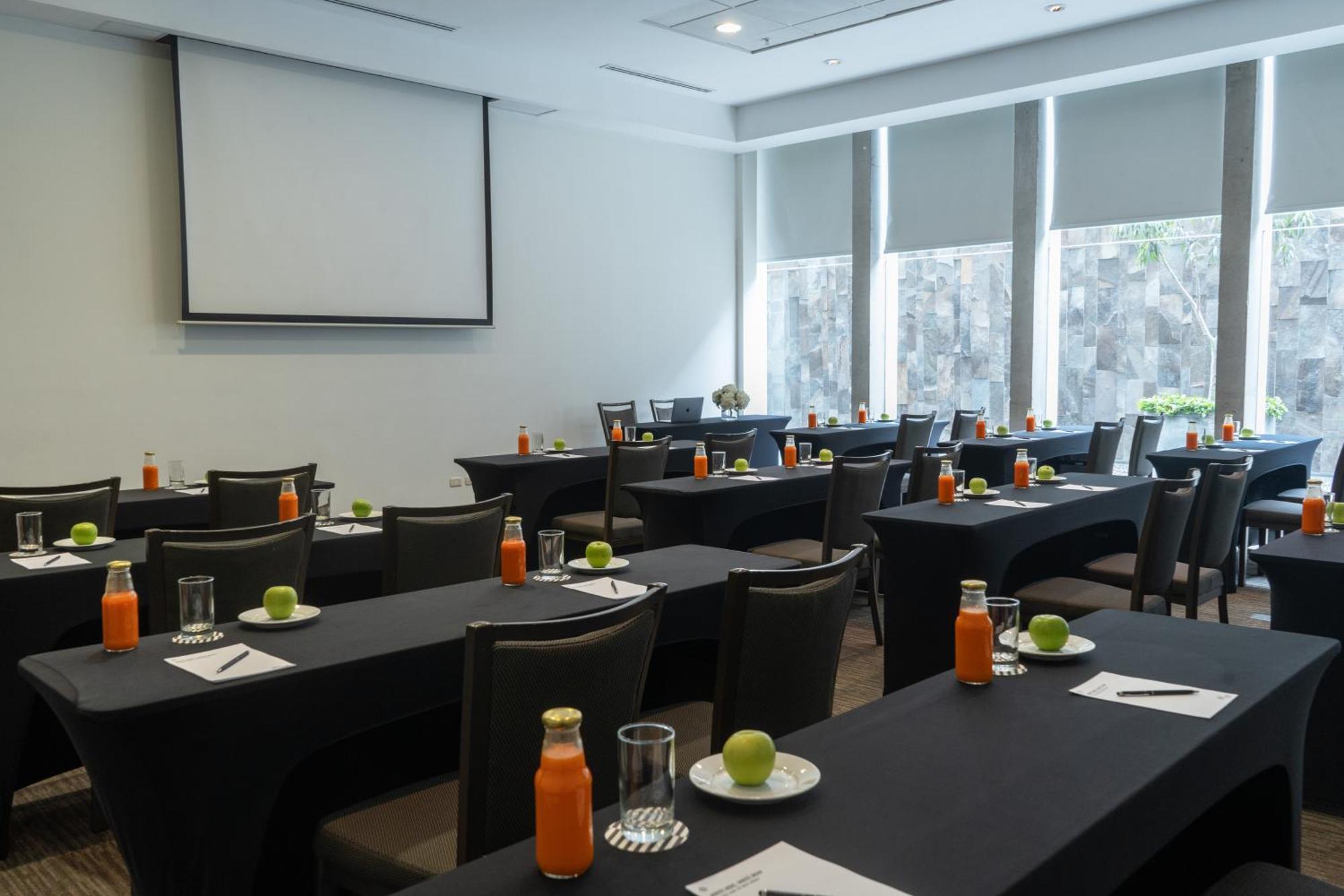 Pullman Lima San Isidro Hotel Exterior photo